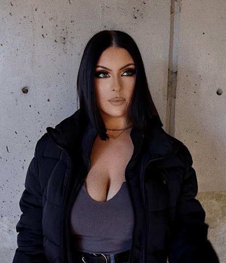 Makenzie model perfect archive