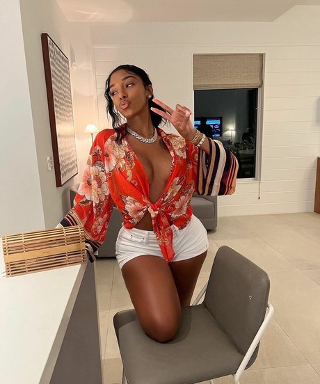 milf pussy onlyfans free photo