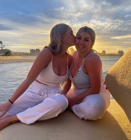 Aimee Slayme star nude photo