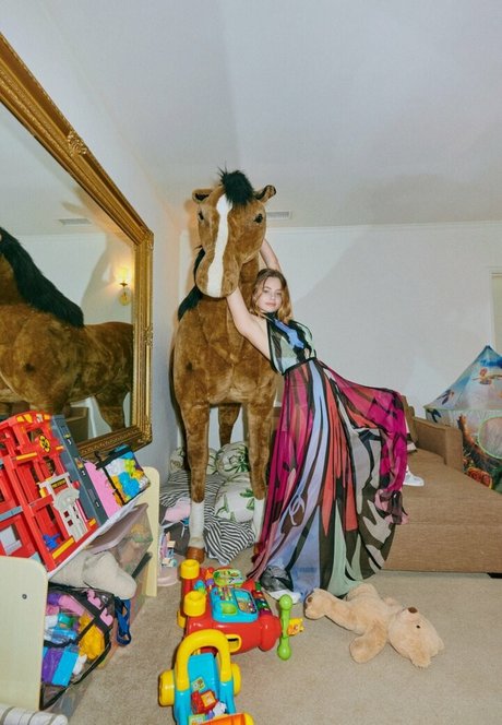 Kristine Froseth pornstar perfect photo