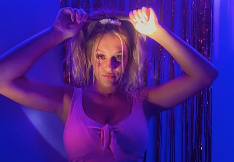 Gracie Diewald nude pornstar pic