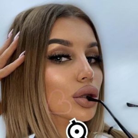 Luxurydoll sexy model gallery