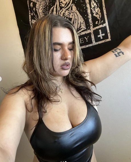 deesooze sex model picture