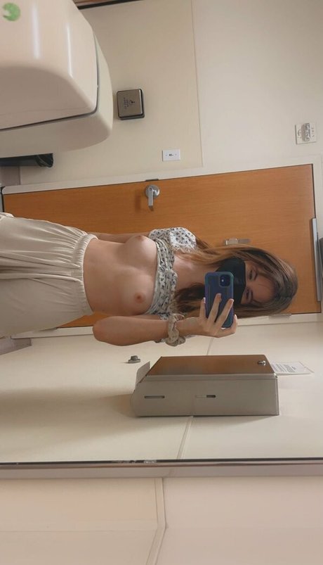 Nicole Shelby erotic actress pictures