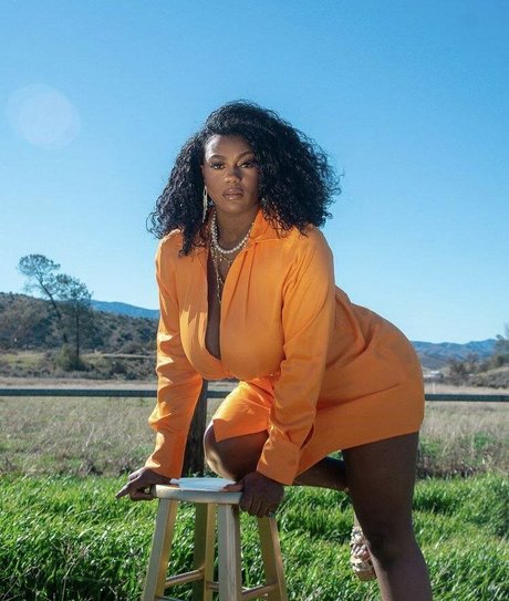 Kiera Nicole model sexy image