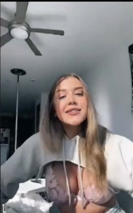 skinny shemale onlyfans hot pics