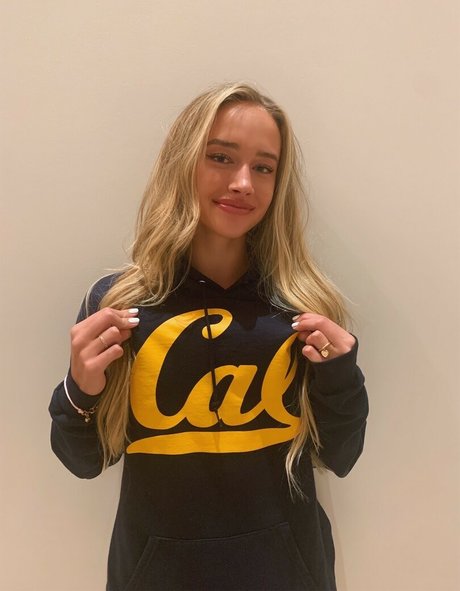 Mia Mastrov hd star pictures