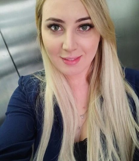 Angel Isis adult star archive