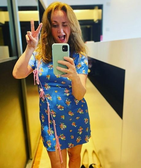 Martel Maxwell star high quality pic