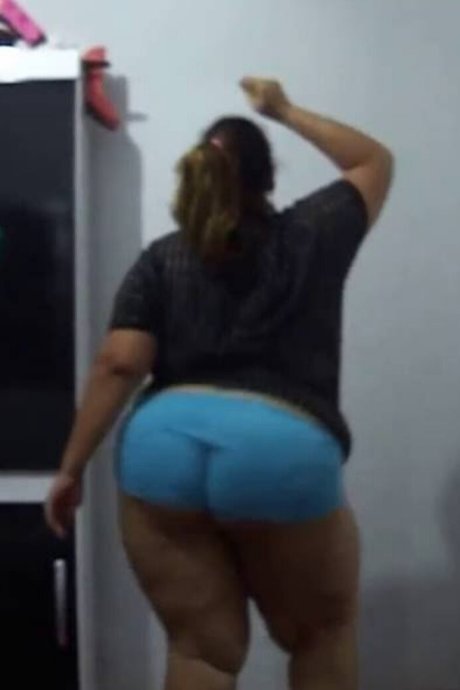 Kamilona sexy actress pic