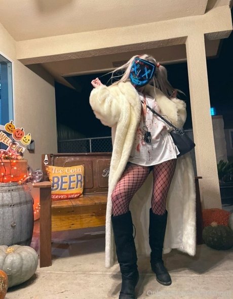 cort4shortt high quality pornstar pic