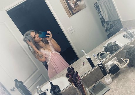 cort4shortt beautiful model photo