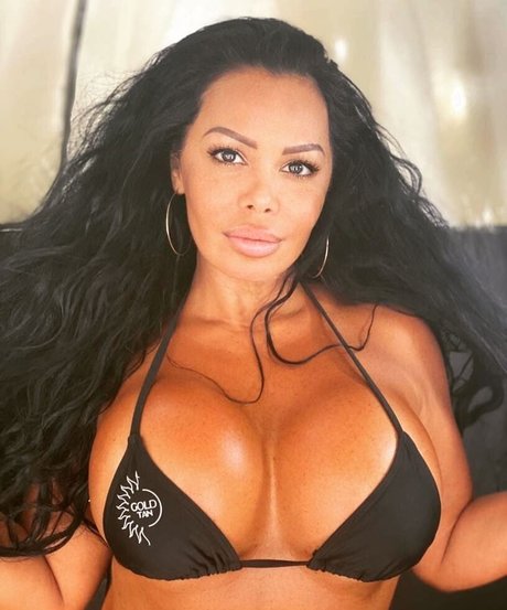 Carolina Luna top actress pics