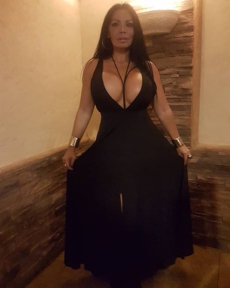 Carolina Luna sexy model images