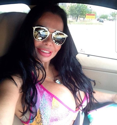 Carolina Luna pornographic model photo