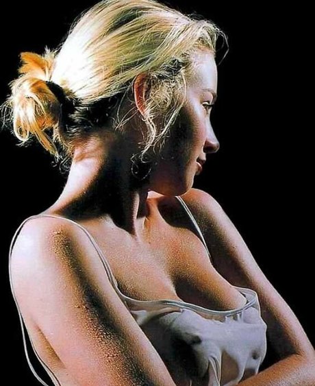 Anna Kournikova nude actress picture