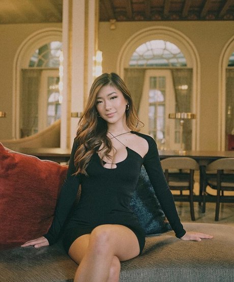 Gloriawuuu naked pornstar galleries