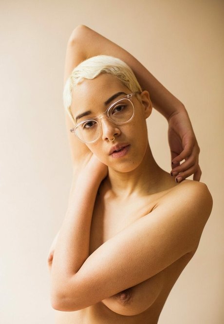 Sebastian Rosemarie model art picture