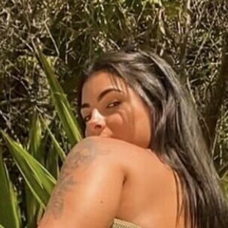 Emanuelle Simas beautiful star photos