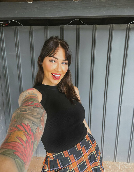 cfcourt art model photos