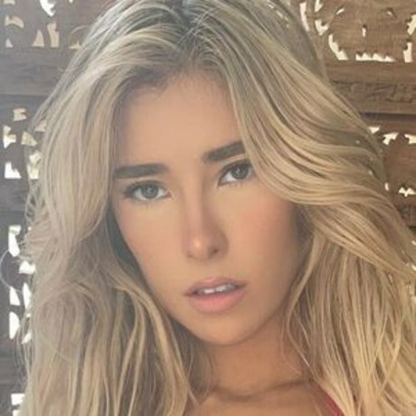 Linda Marie nude model pics