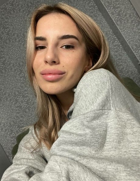 Kris Blow exclusive pornstar galleries