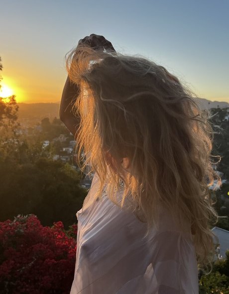 Nora Segura star top pic