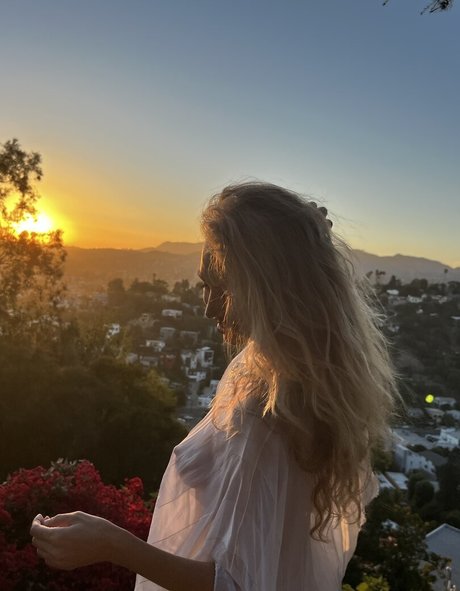 Nora Segura model porn photo