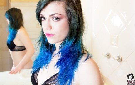 Lovia Suicide star top pic
