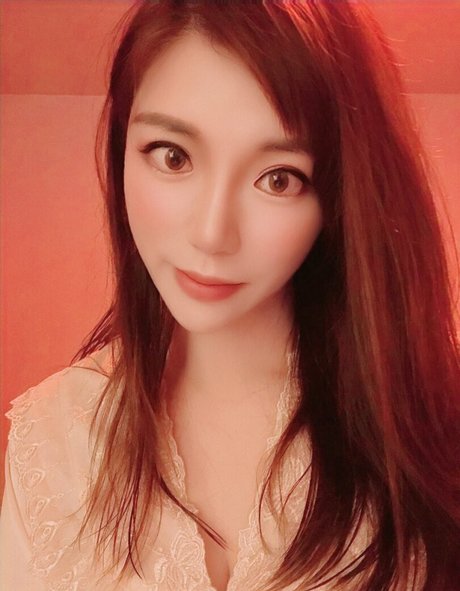 NicoLove erotic actress galleries