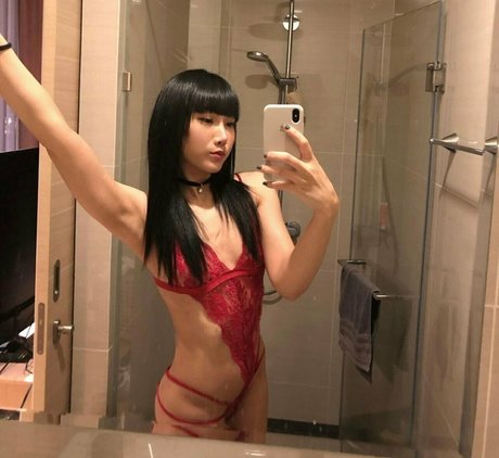 suziearomdee erotic actress img