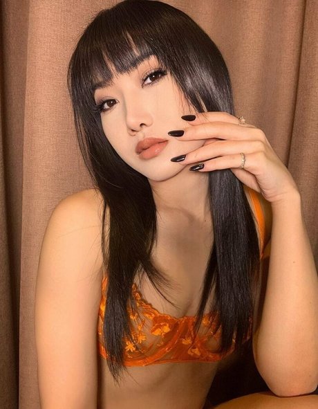 suziearomdee model art img