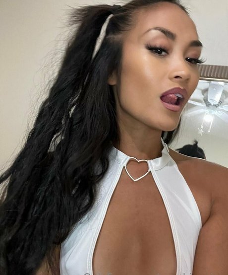 sunshinesinababy pornstar nude photos