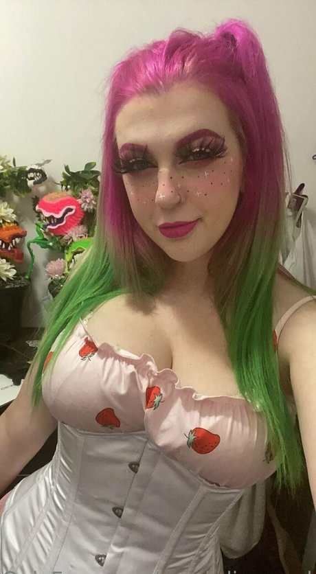 female popular onlyfans sexy nude pictures