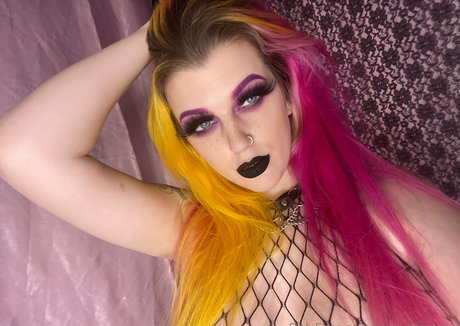 Roxxi Diamond hot pornstar img