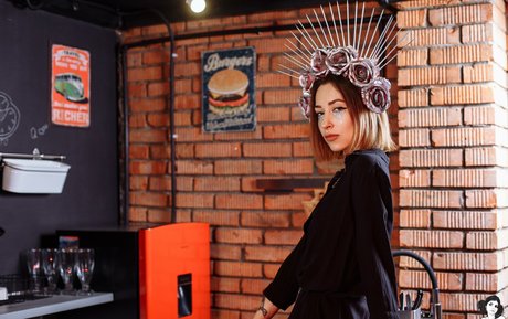 Shameless SG model top pictures