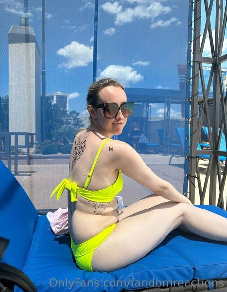 FandomReactions hot pornstar image