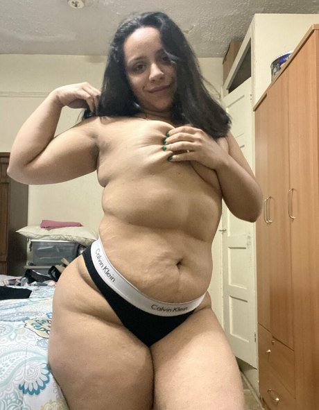 curvy shemale onlyfans porn image