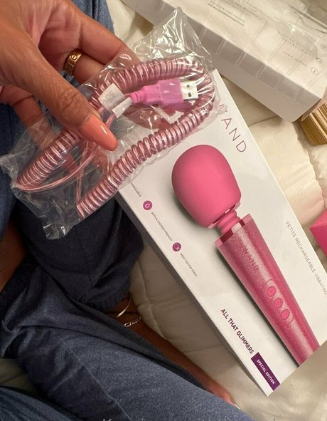 theonlykiaramia exclusive star image