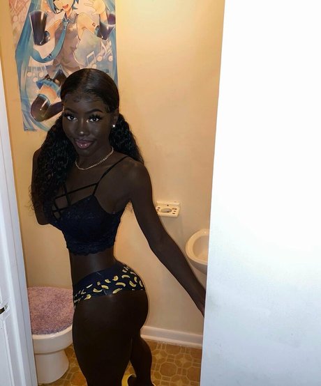 Lazelle Doll porn star photos