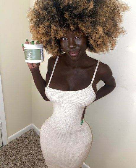 Lazelle Doll pornstar photos