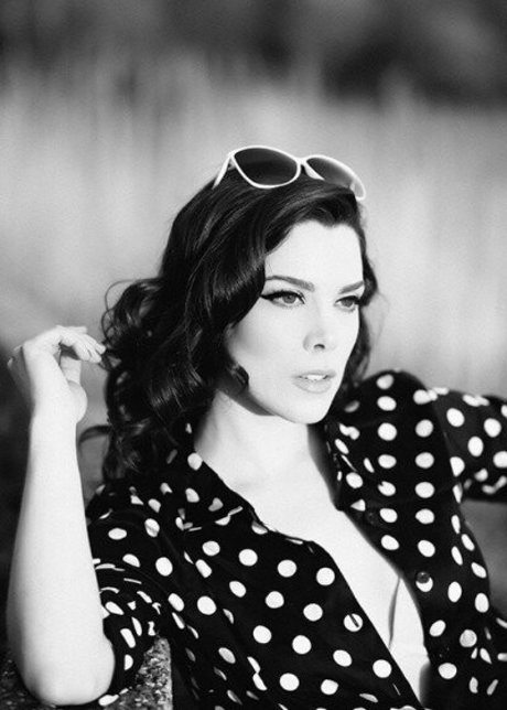 trans asian onlyfans porno image