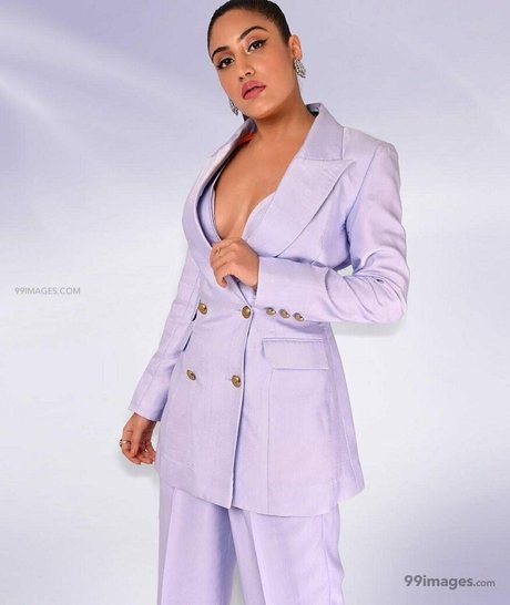 Surbhi Chandna sexy star pic