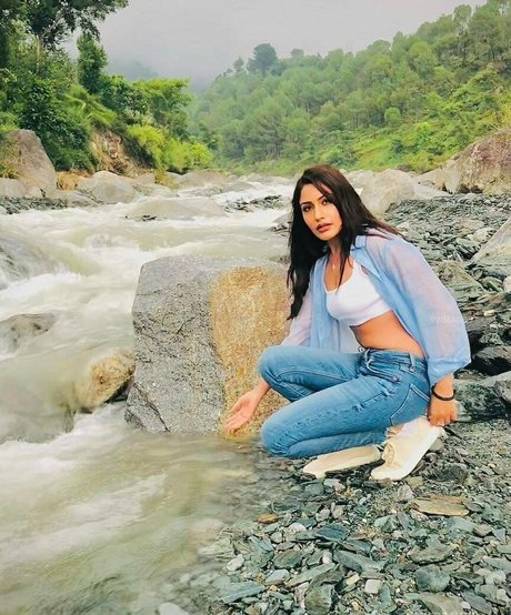 Surbhi Chandna model xxx picture