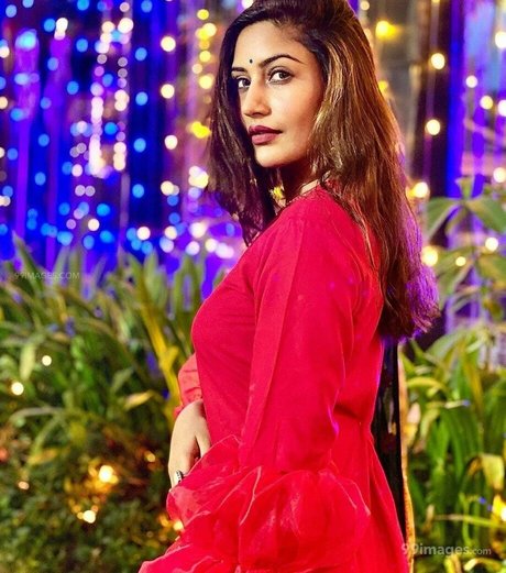 Surbhi Chandna model nudes photos