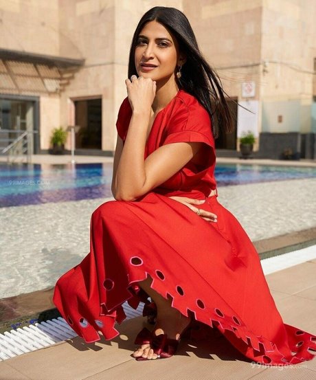 Aahana Kumra porn model pictures