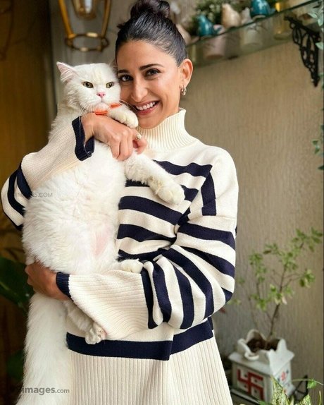 Aahana Kumra star naked images