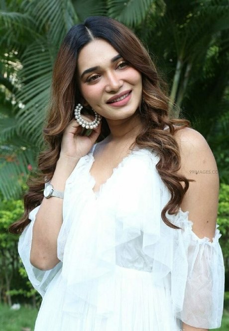 latina shemale onlyfans hot sex image