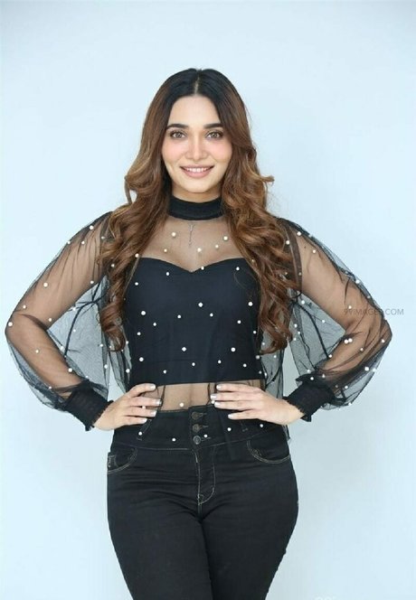 Jenifer Emmanuel star xxx picture