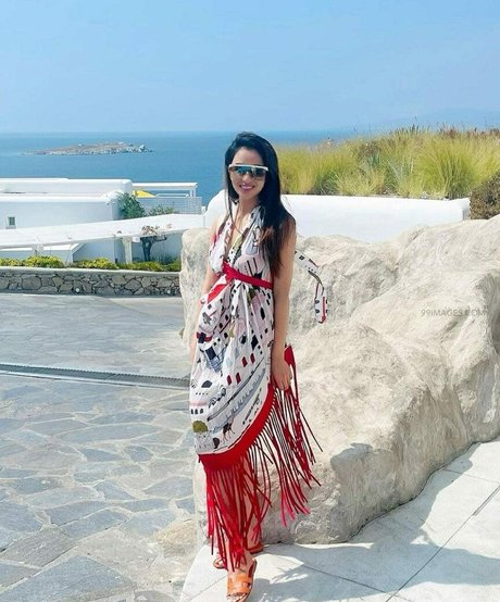 Musskan Sethi pornstar exclusive photos